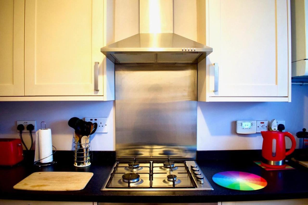 Welcoming And Homely 2 Bed In Central Location エディンバラ エクステリア 写真